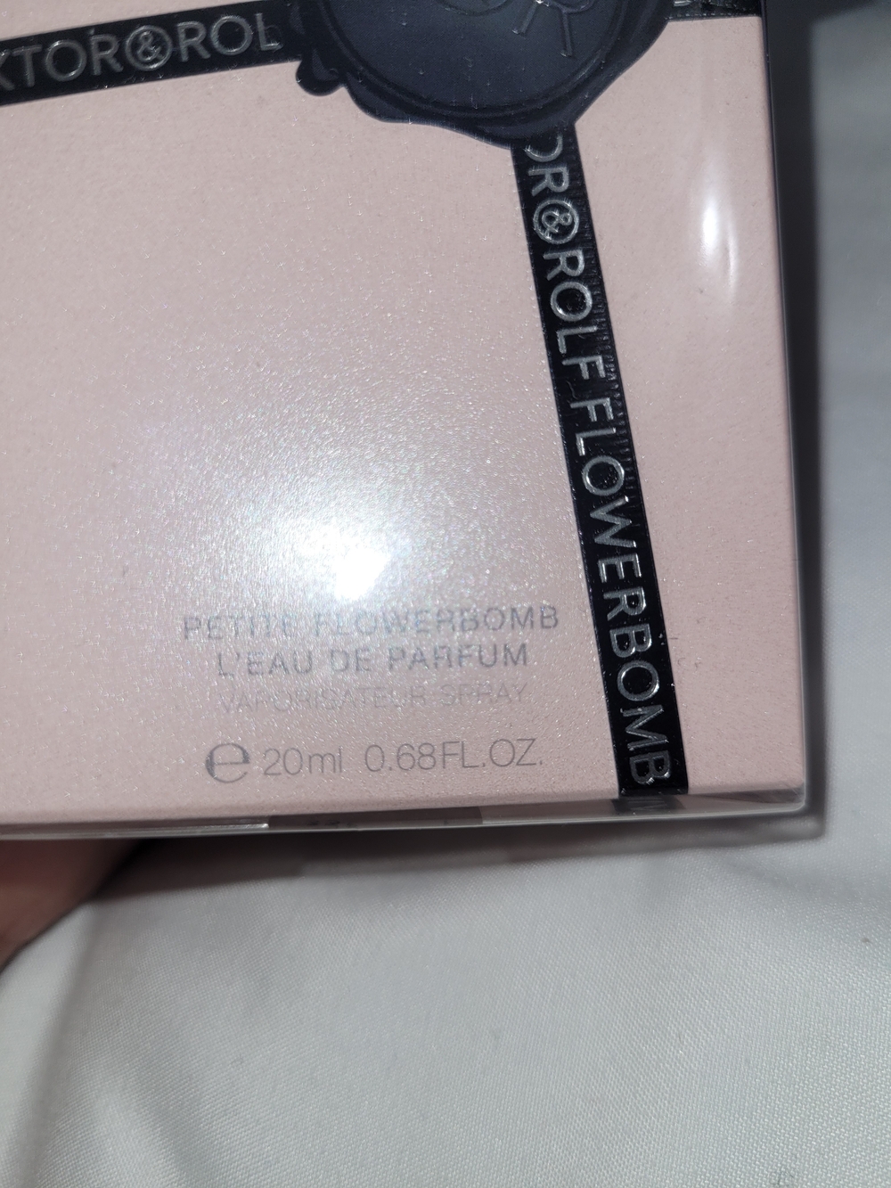 Viktor & Rolf Flowerbomb Perfume. - Picture 5 of 5